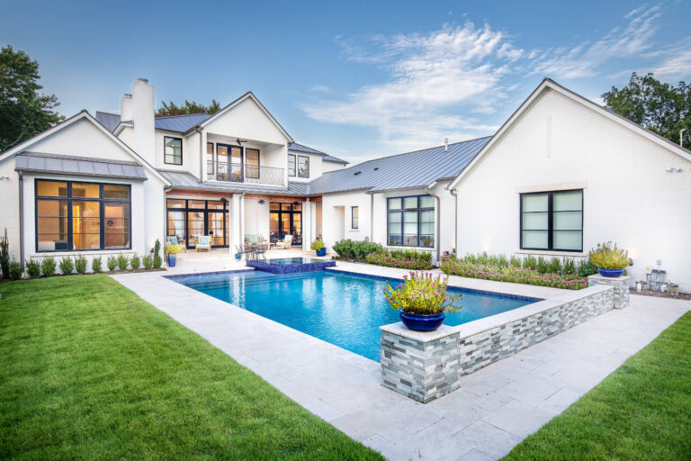 Best Farmhouse Pools USA: The Definitive Design & Engineering